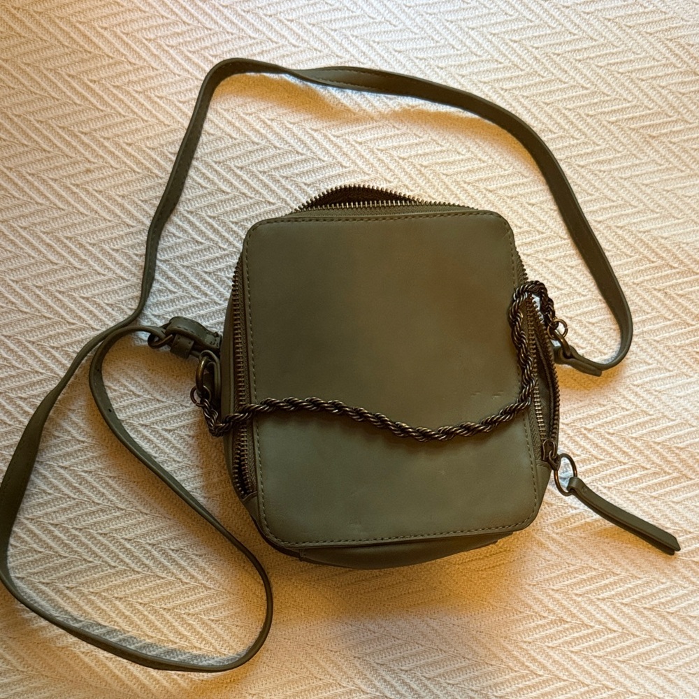 Universal Threads Olive Green Crossbody Bag